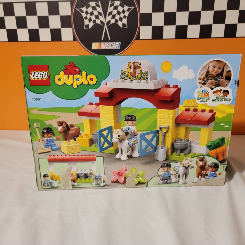 Duplo 10951 Horse Stable and Pony Care